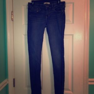 Dark washed Hollister Jeans size 7